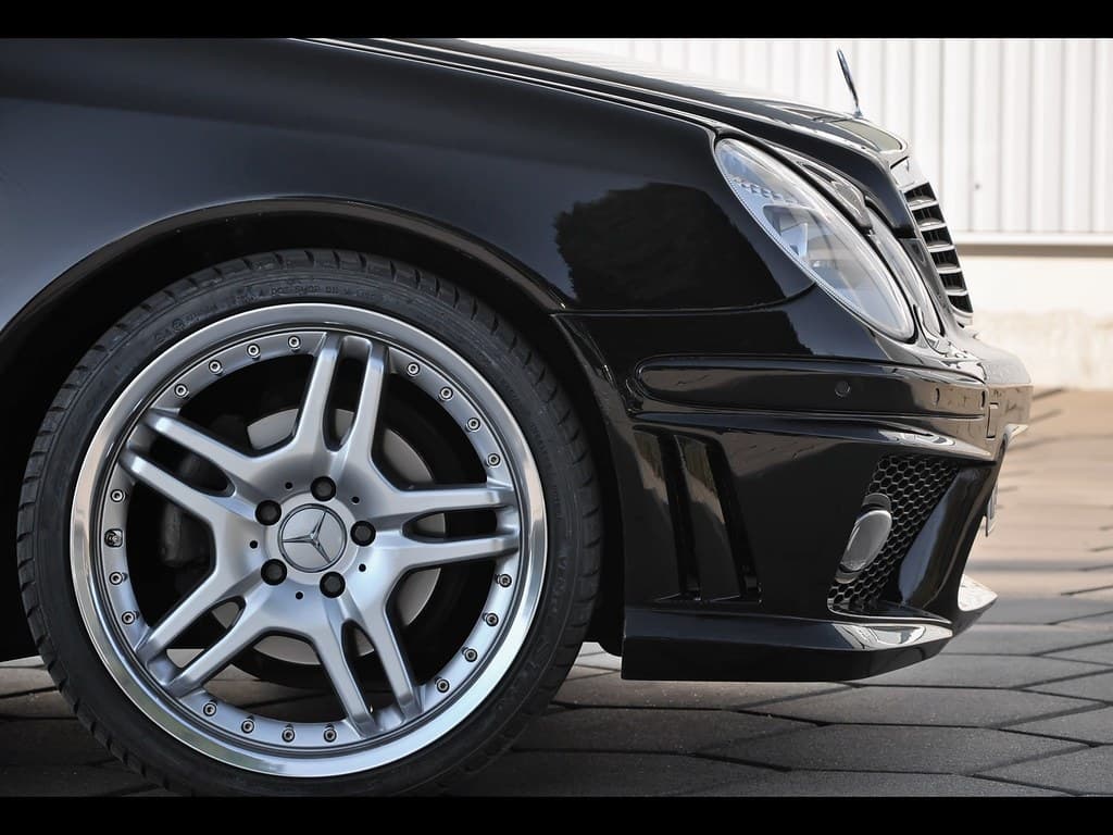 Gloss black 19-inch wheel on a saloon
